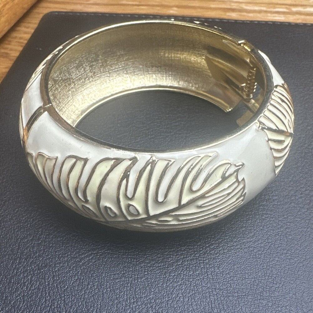Sequin Nordstrom Cream Palm Leaf Gold Tone Statement Enamel Hinge $68 NWOT #151